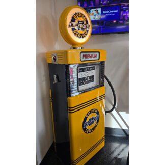 Chevrolet Super Service Gas Pump